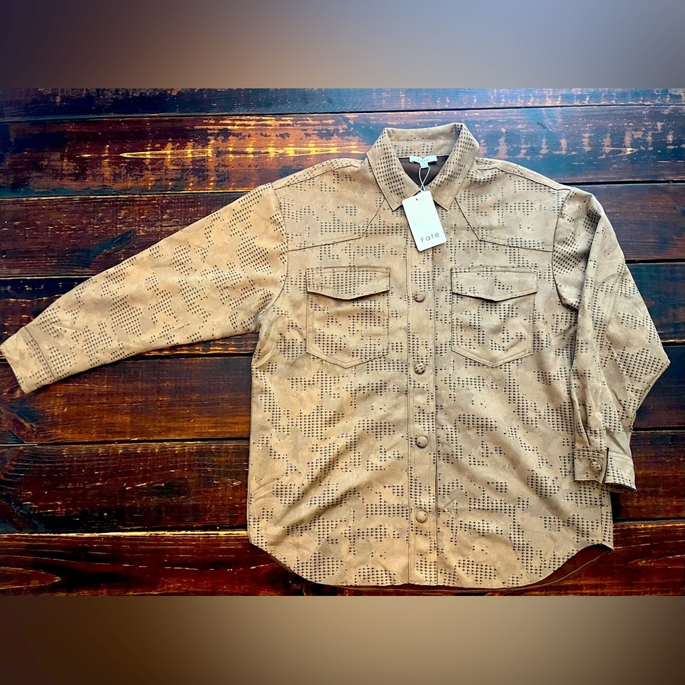 Soft shacket size small.